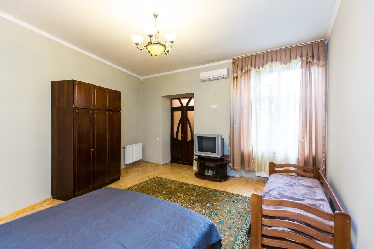 Apartments On Sholom Aleichem Та Ще Варіант Поруч リヴィウ エクステリア 写真