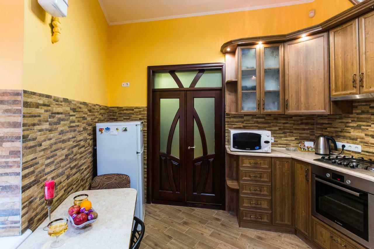 Apartments On Sholom Aleichem Та Ще Варіант Поруч リヴィウ エクステリア 写真