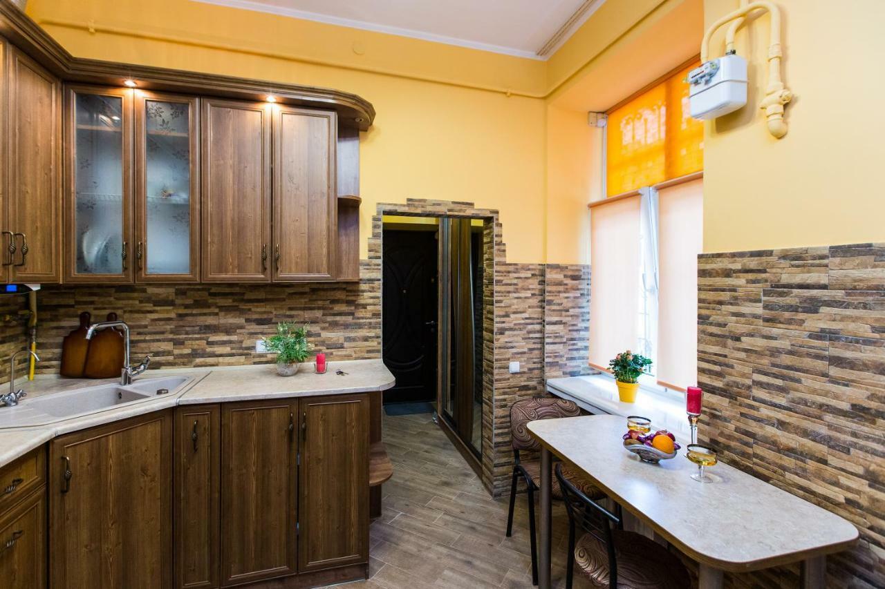 Apartments On Sholom Aleichem Та Ще Варіант Поруч リヴィウ エクステリア 写真
