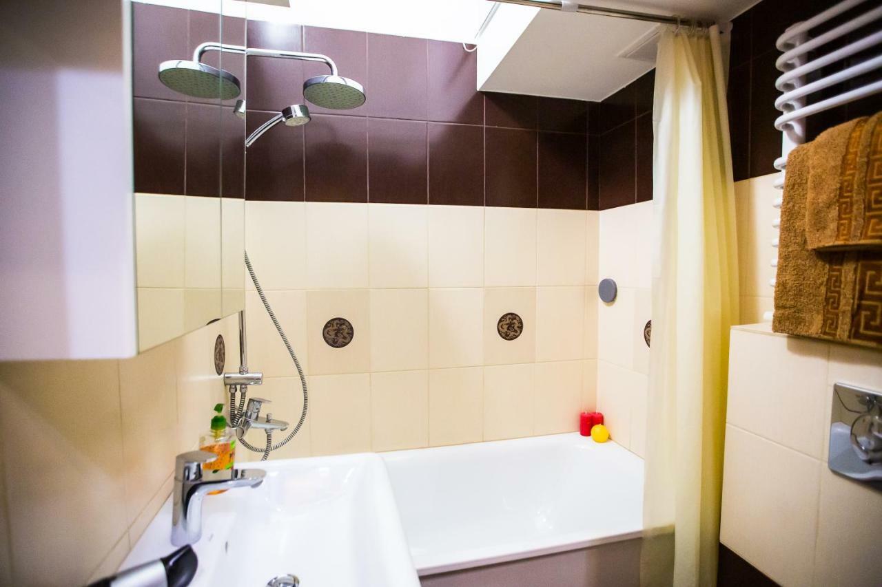 Apartments On Sholom Aleichem Та Ще Варіант Поруч リヴィウ エクステリア 写真