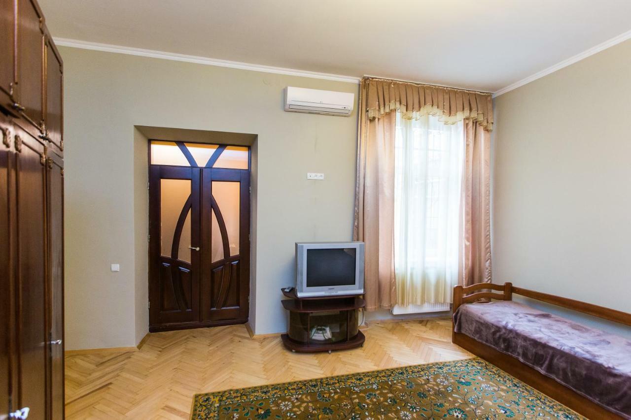 Apartments On Sholom Aleichem Та Ще Варіант Поруч リヴィウ エクステリア 写真