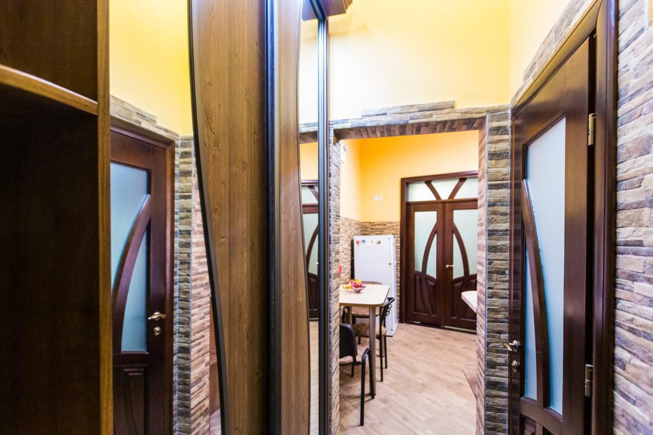 Apartments On Sholom Aleichem Та Ще Варіант Поруч リヴィウ エクステリア 写真